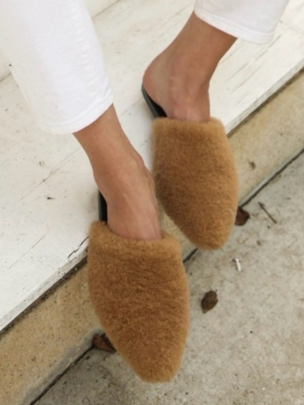 Brand New JENNI KAYNE Shearling Mule sz 41